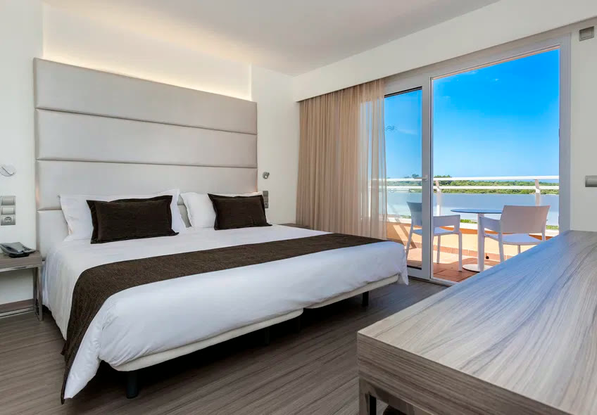 Superior Family Suite Swim-up, Insotel Cala Mandía Resort & Spa
