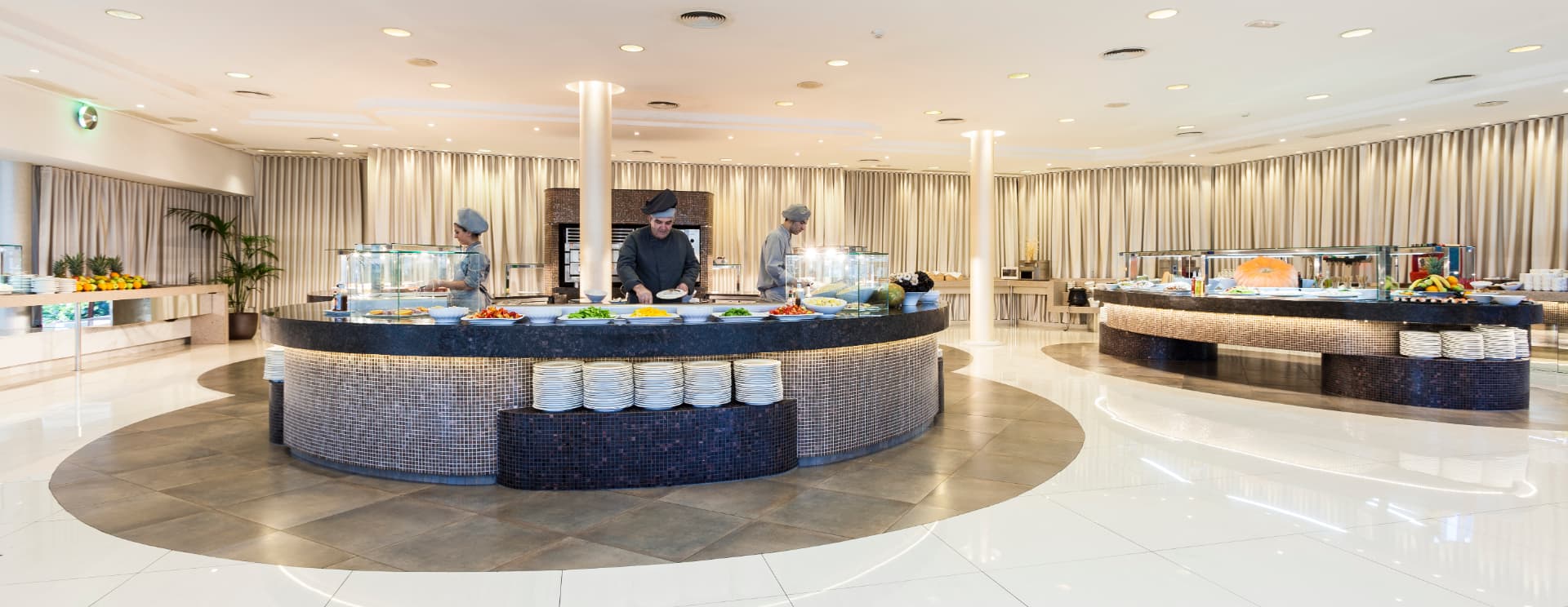 Comedor buffet con cocina en vivo, Insotel Cala Mandía Resort & Spa