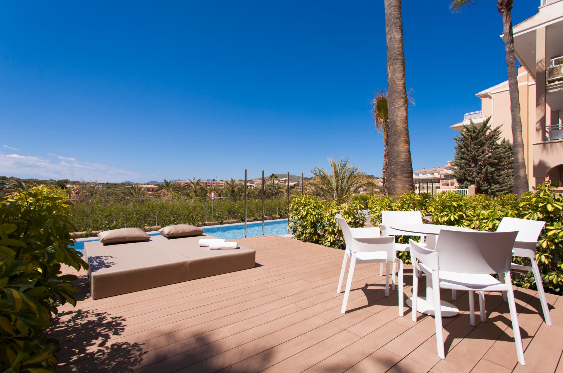 Terraza con piscina, Insotel Cala Mandía Resort & Spa