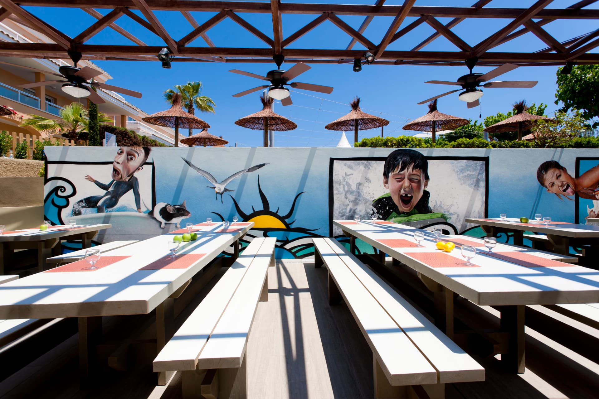 Surf Restaurant & Pool Bar, Insotel Cala Mandía Resort & Spa