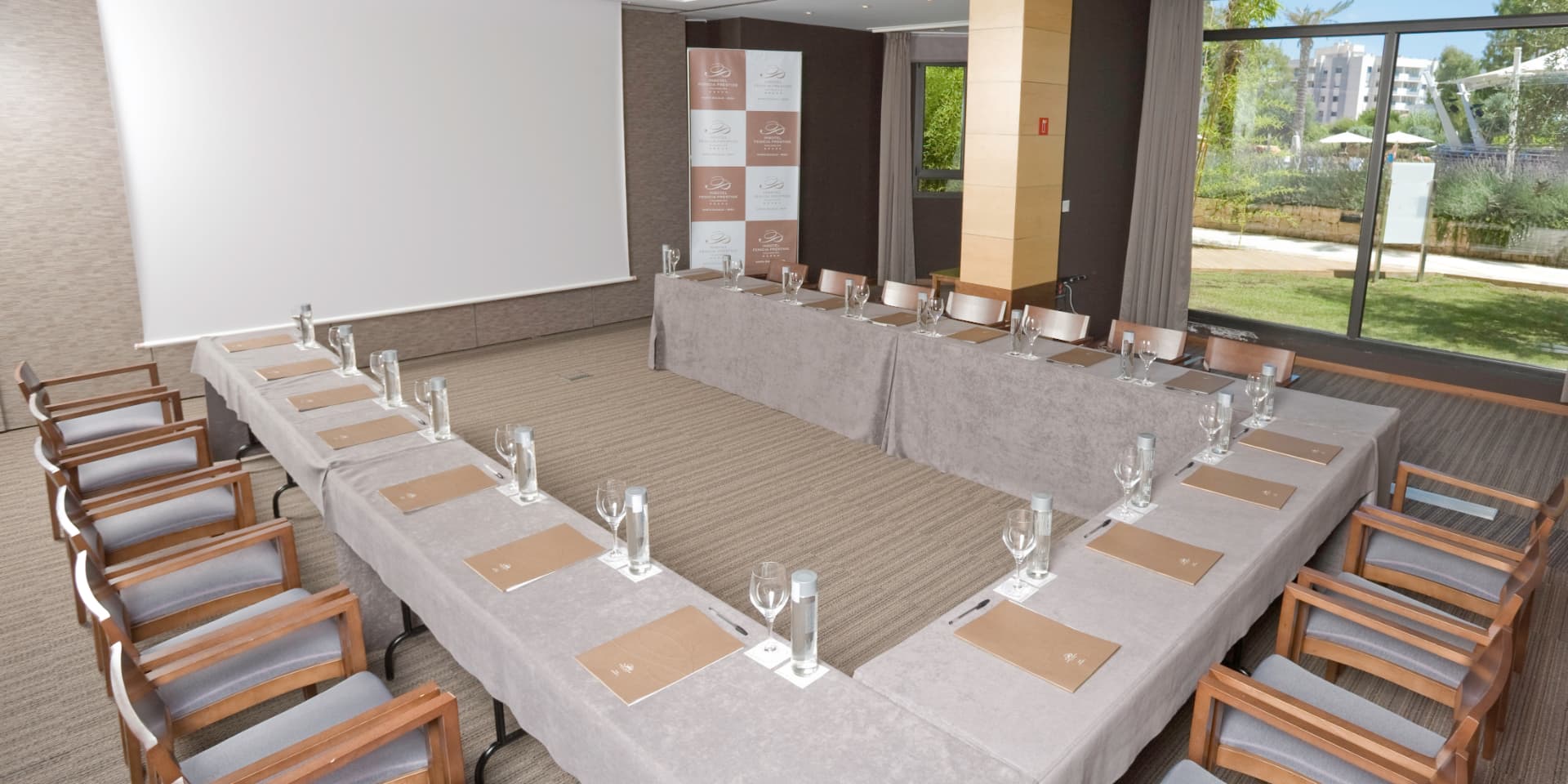 Sala de reuniones en montaje U en Insotel Fenicia Prestige, Ibiza